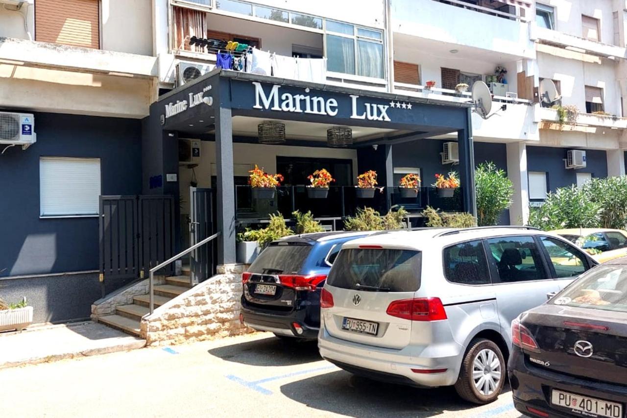 Marine Lux Apartments بولا المظهر الخارجي الصورة