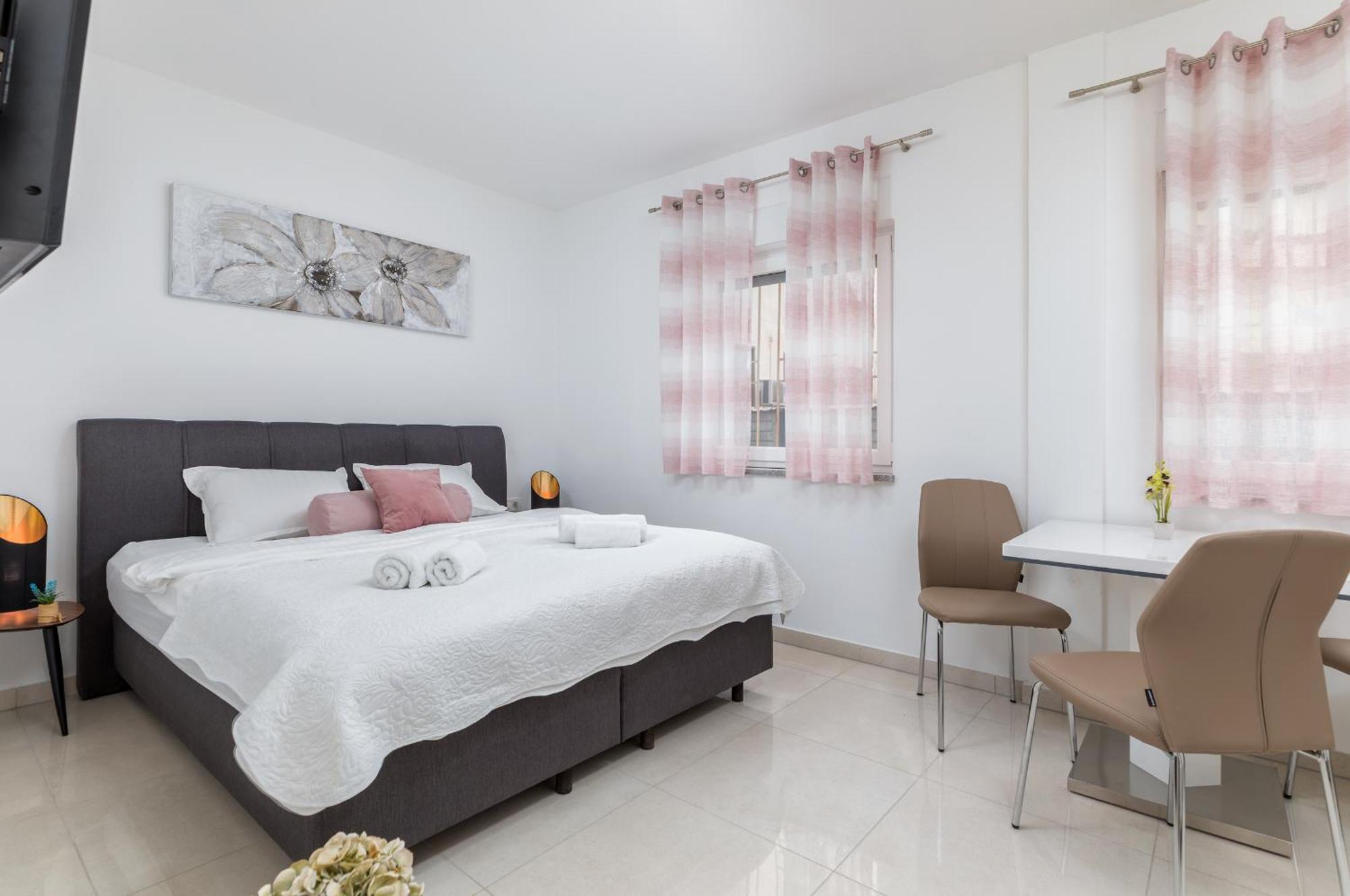 Marine Lux Apartments بولا المظهر الخارجي الصورة